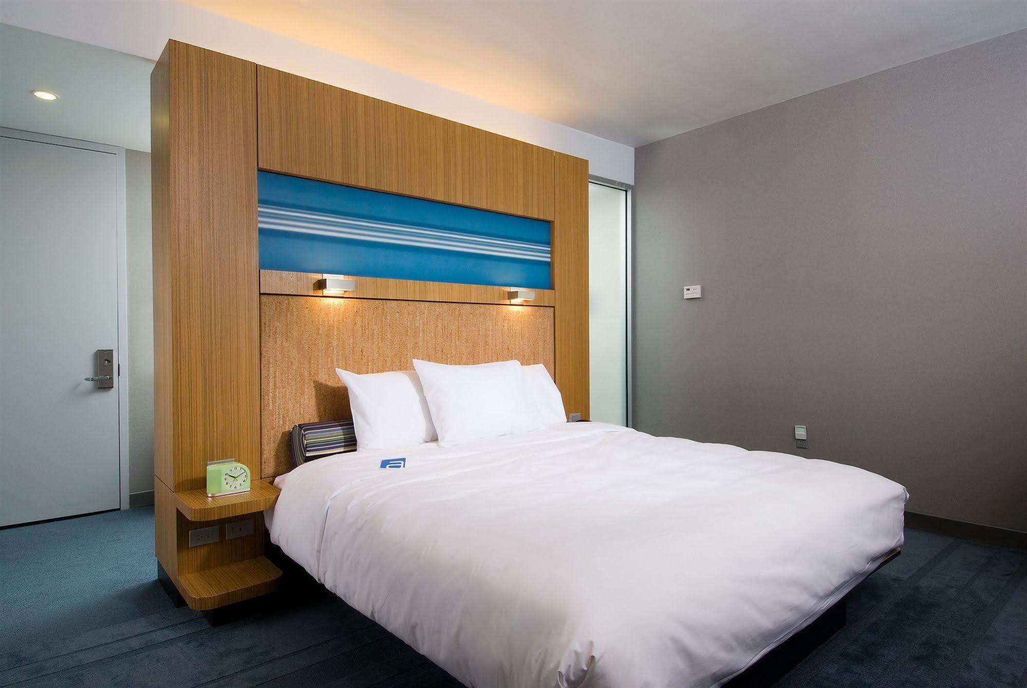 Aloft Portland Airport Hotel At Cascade Station Стая снимка